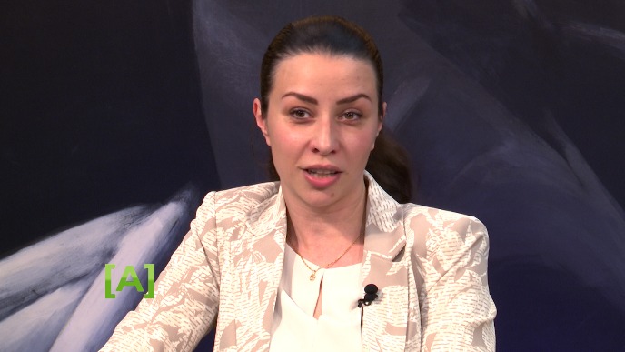 Ne može na dve stolice